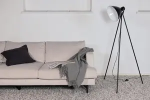 Vedd meg online deLOHN Tiv Állólámpa, Acél, Fekete